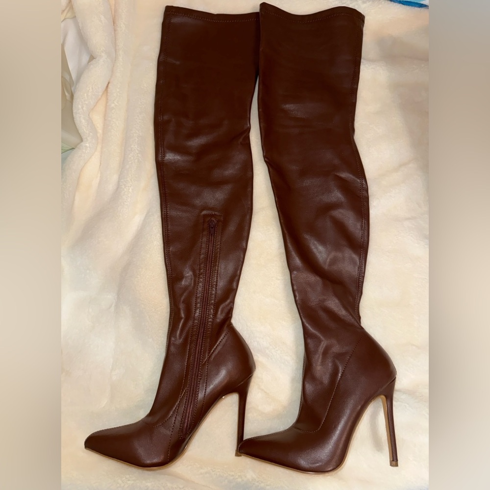 Liliana Dark Brown Heeled Boots